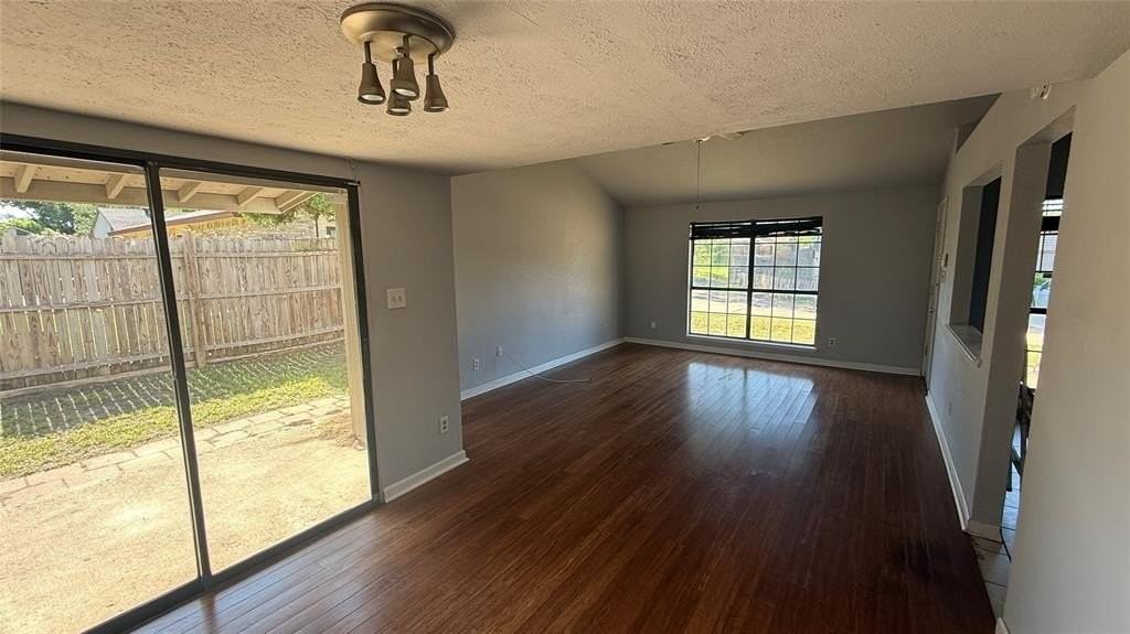 441 S Highland Dr - Photo 5 of 25