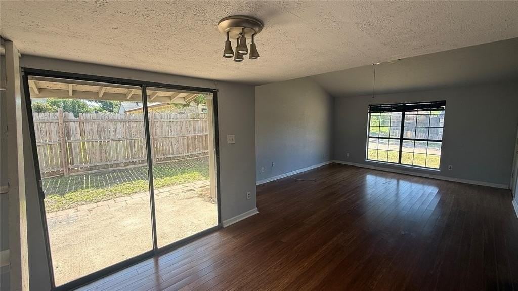 441 S Highland Dr - Photo 6 of 25