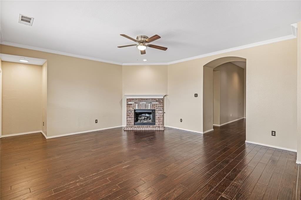 1712 Rosson Rd - Photo 4 of 37
