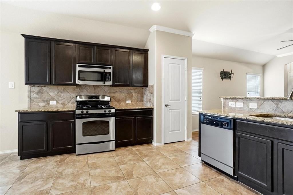 12245 Walden Wood Dr - Photo 4 of 12