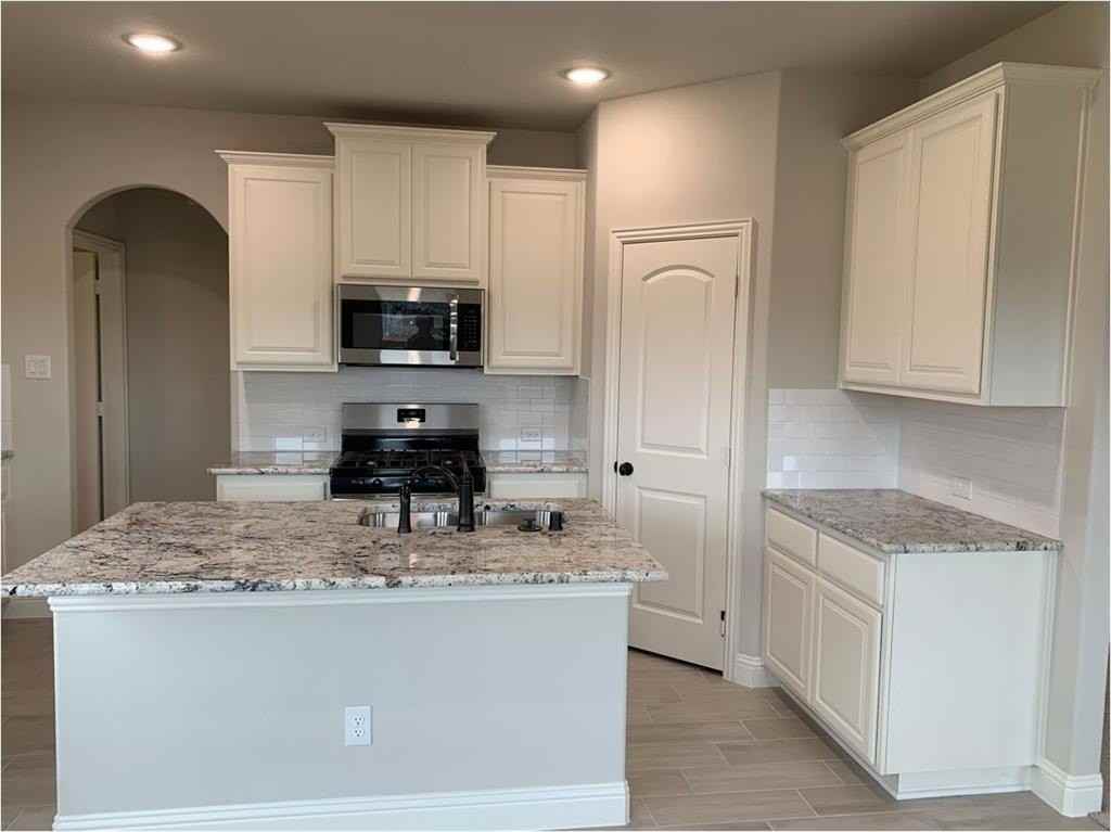 7803 Cottonwood Dr - Photo 2 of 30
