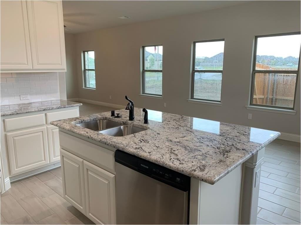 7803 Cottonwood Dr - Photo 3 of 30