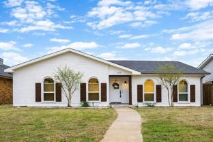 1208 Crestwood Ct - Photo 1 of 1