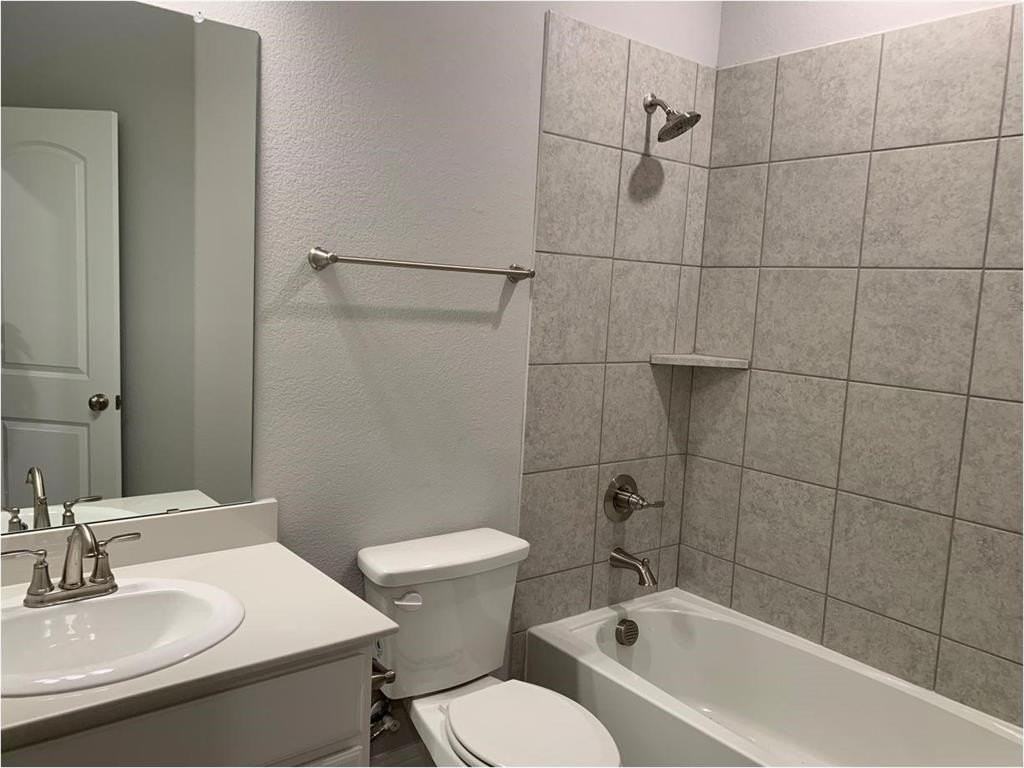 1401 Brindle Dr - Photo 4 of 8