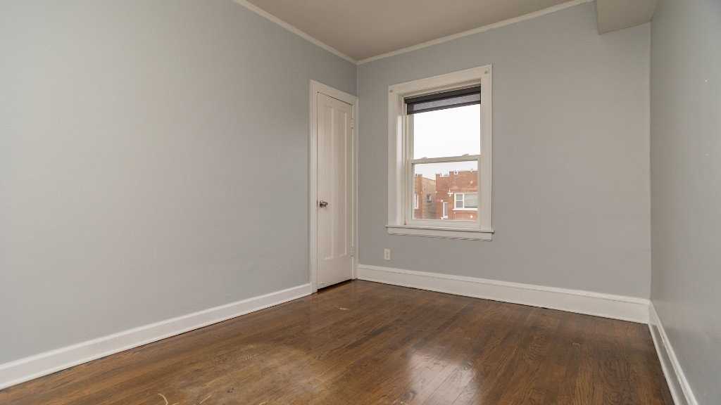 3320 N Leclaire Ave #2N - Photo 6 of 7