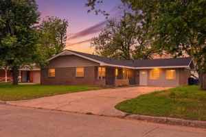 featured image of 3717 N Eagle Ln
