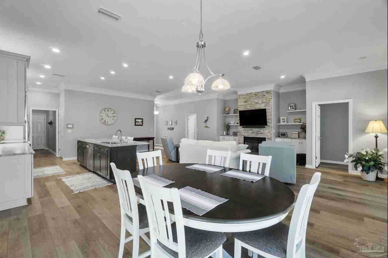 4062 Oak Pointe Dr - Photo 4 of 11