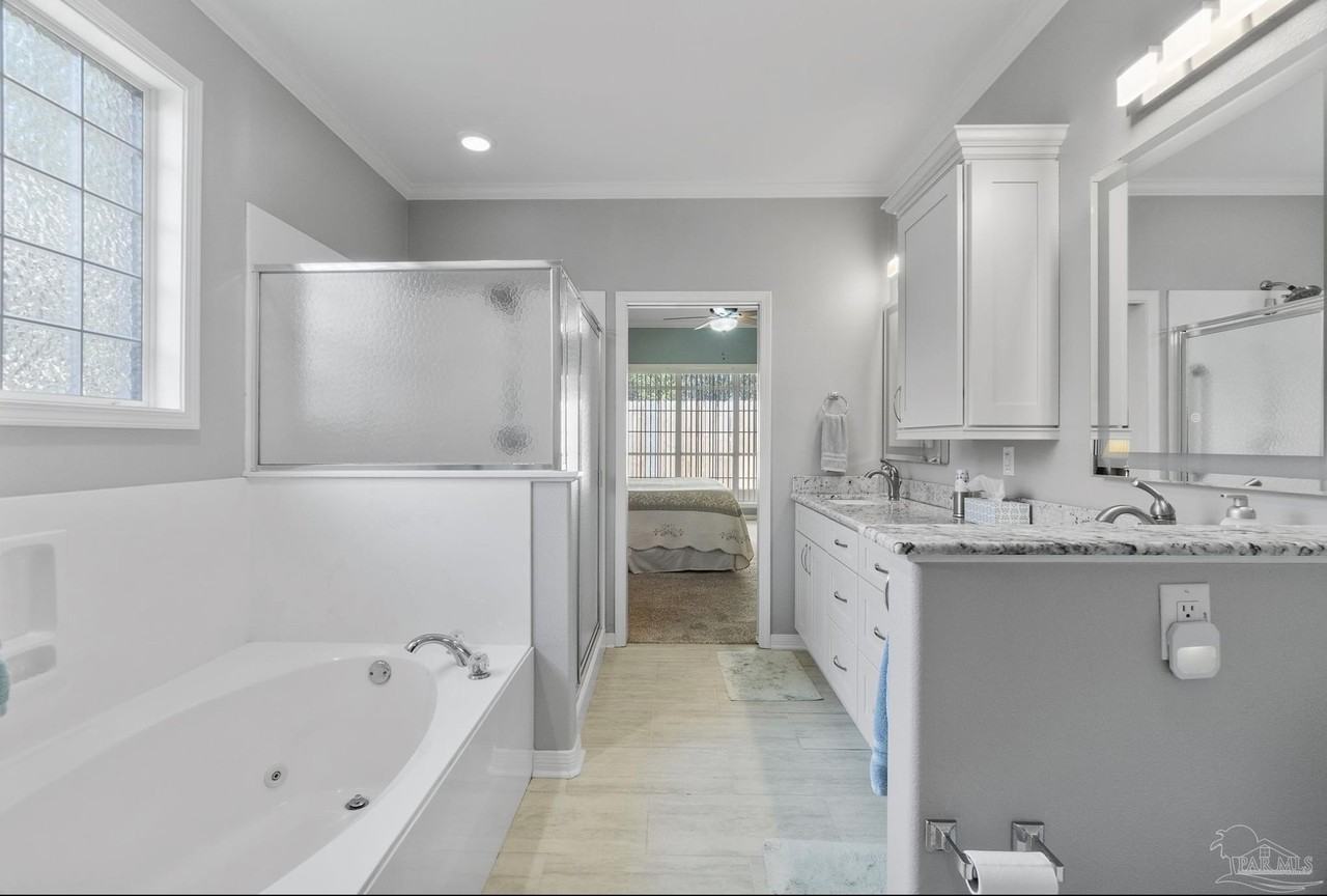 4062 Oak Pointe Dr - Photo 5 of 11