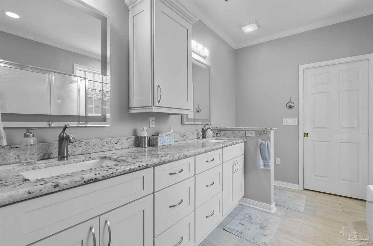 4062 Oak Pointe Dr - Photo 6 of 11
