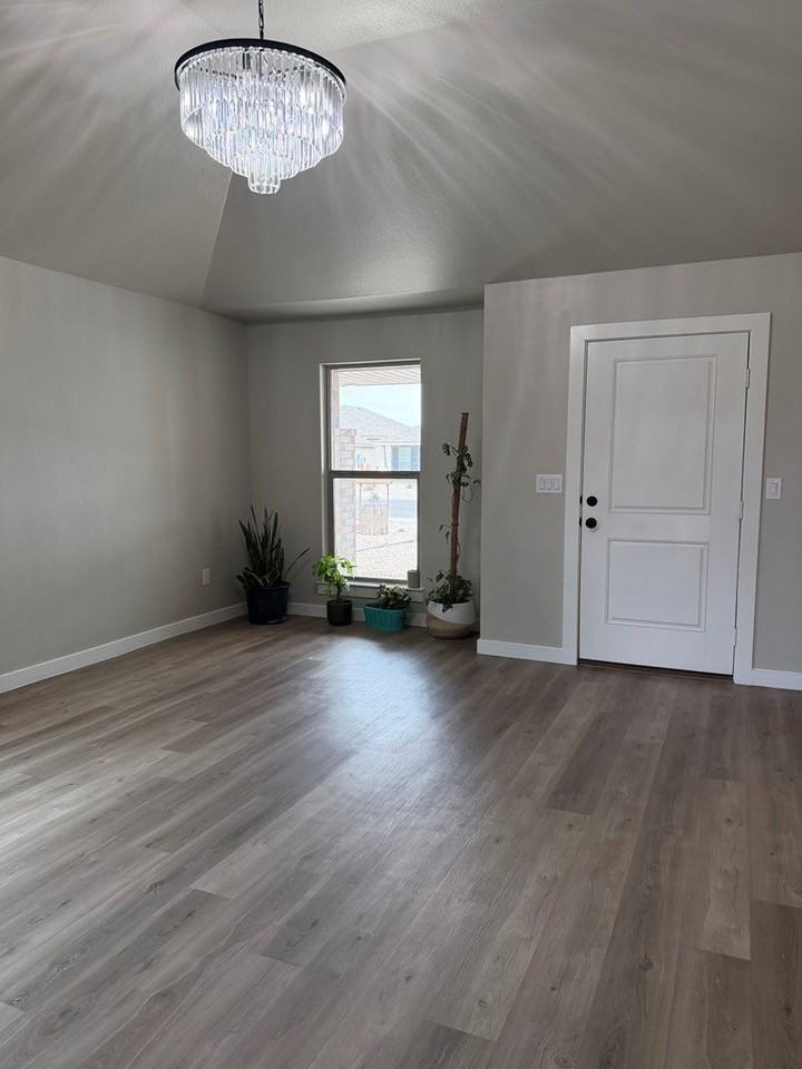 6105 Poppy Dr - Photo 3 of 30