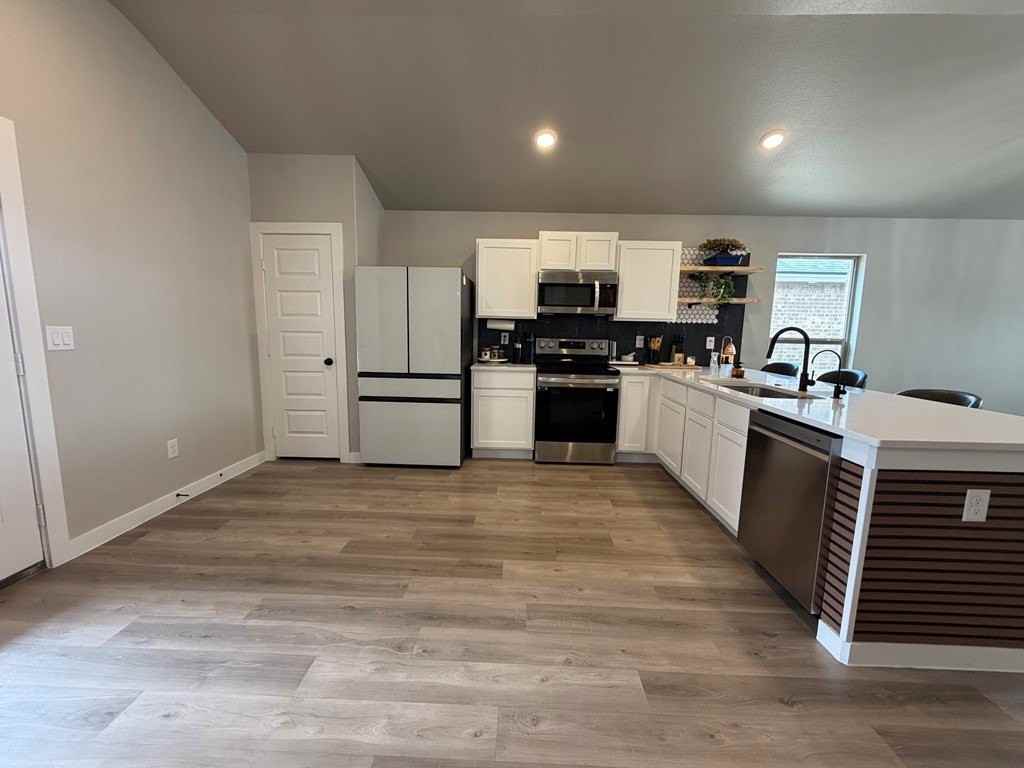 6105 Poppy Dr - Photo 7 of 30
