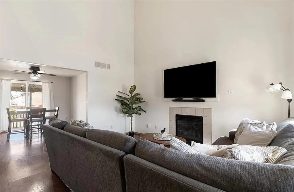 1256 Ancestra Dr - Photo 2 of 13