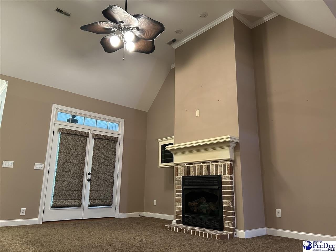 422 Sterling Dr - Photo 3 of 16