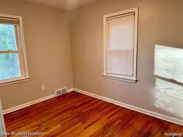 28127 Joan St - Photo 4 of 12