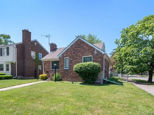 10825 Worden St - Photo 2 of 22