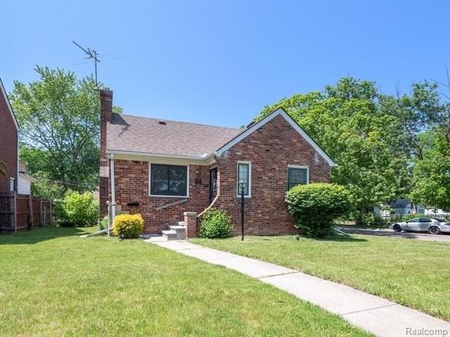 10825 Worden St - Photo 3 of 22