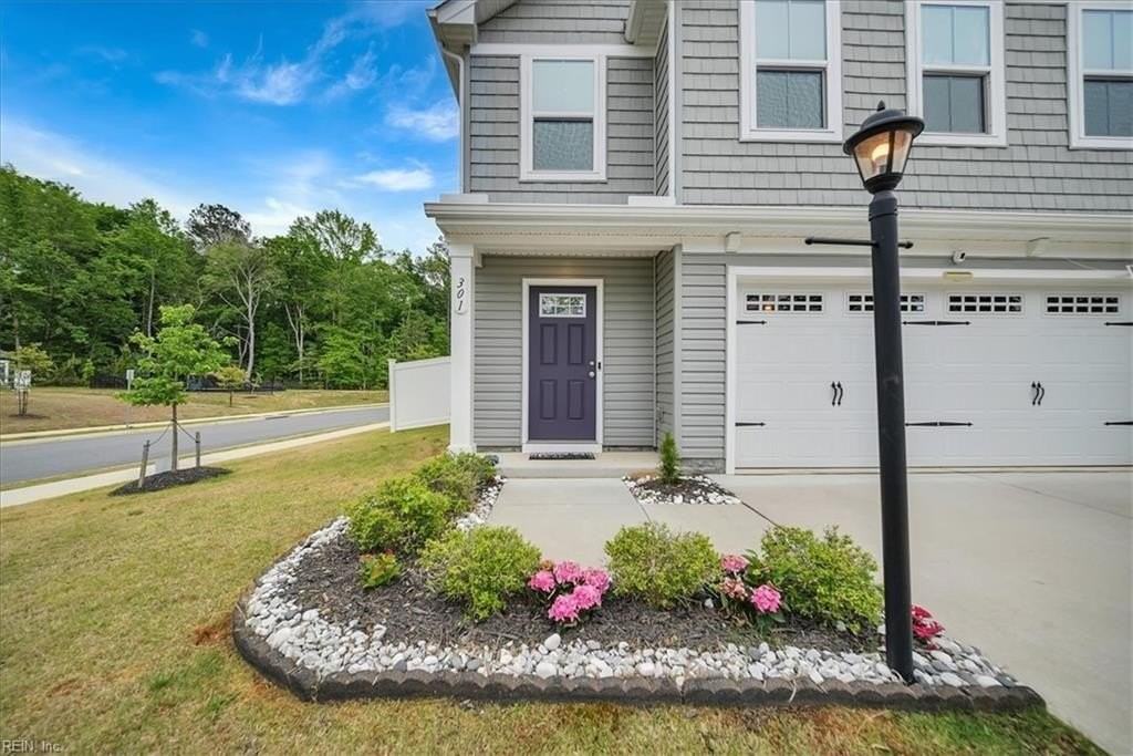 301 Starkey Pl - Photo 2 of 50
