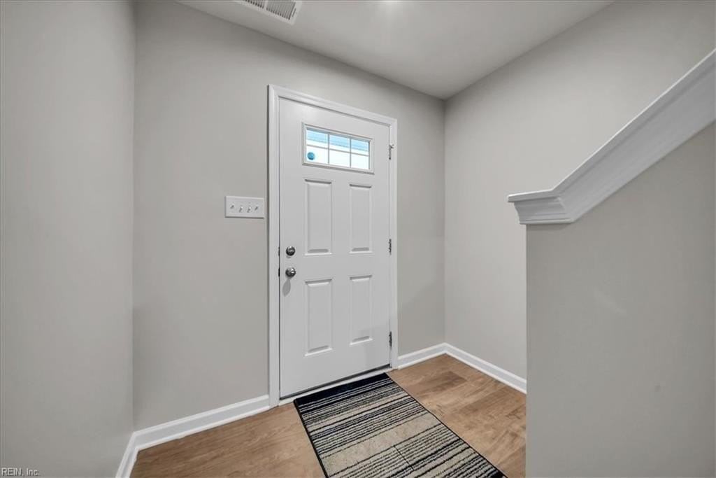 301 Starkey Pl - Photo 4 of 50