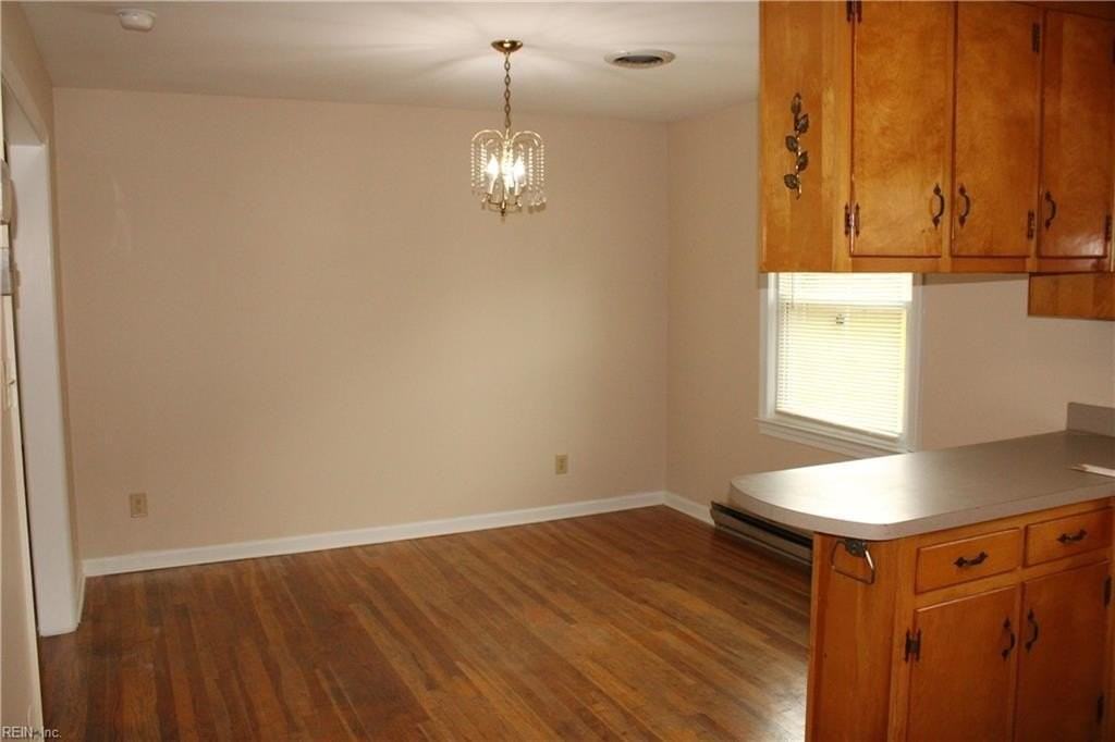 330 Kingsman Dr - Photo 5 of 16