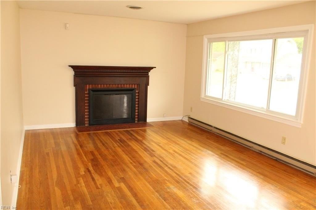 330 Kingsman Dr - Photo 6 of 16