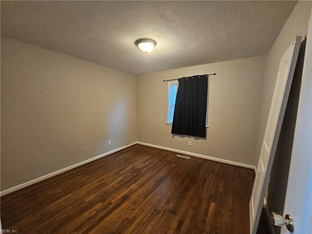 1001 Amherst Ln - Photo 6 of 9