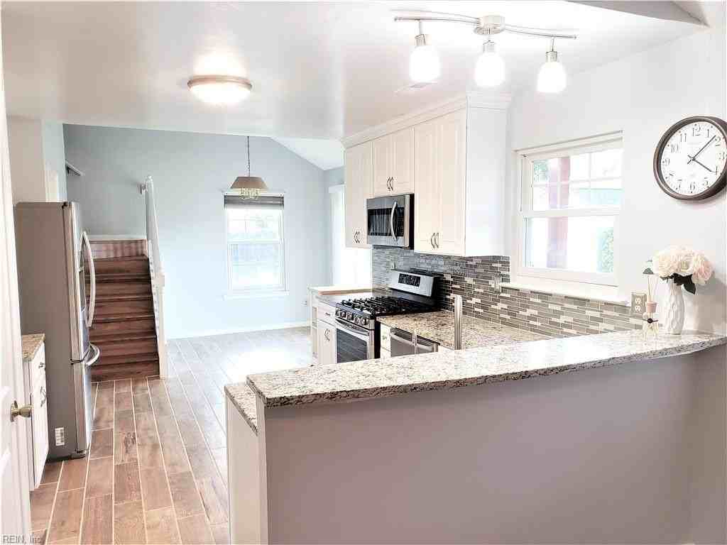 1317 Fernham Ln - Photo 2 of 23