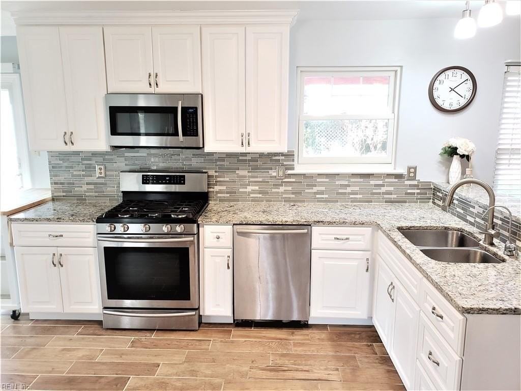 1317 Fernham Ln - Photo 4 of 23