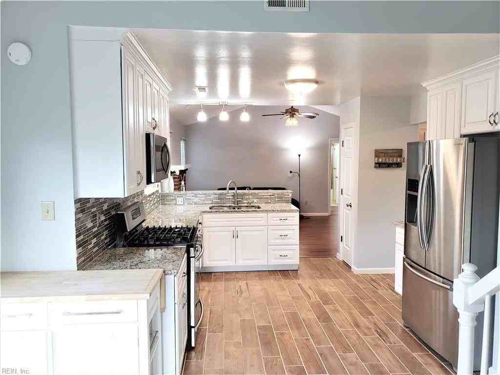 1317 Fernham Ln - Photo 5 of 23
