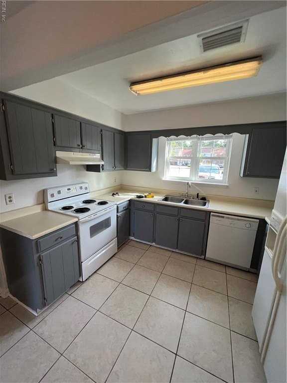 824 Huntly Dr - Photo 4 of 28