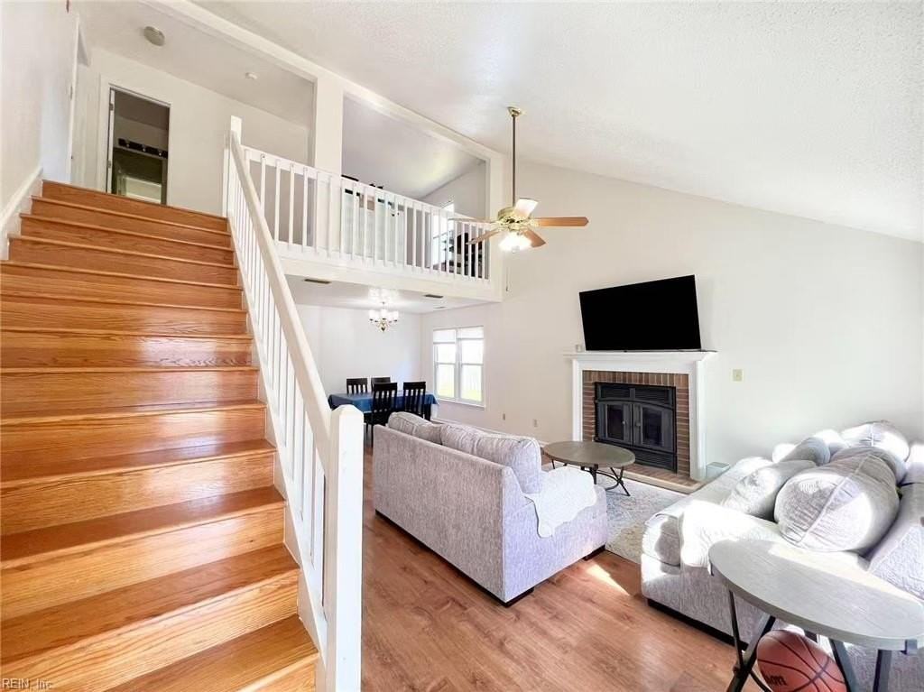 2228 Glenrose Ct - Photo 3 of 33