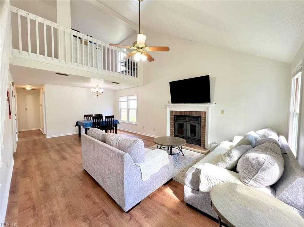 2228 Glenrose Ct - Photo 4 of 33