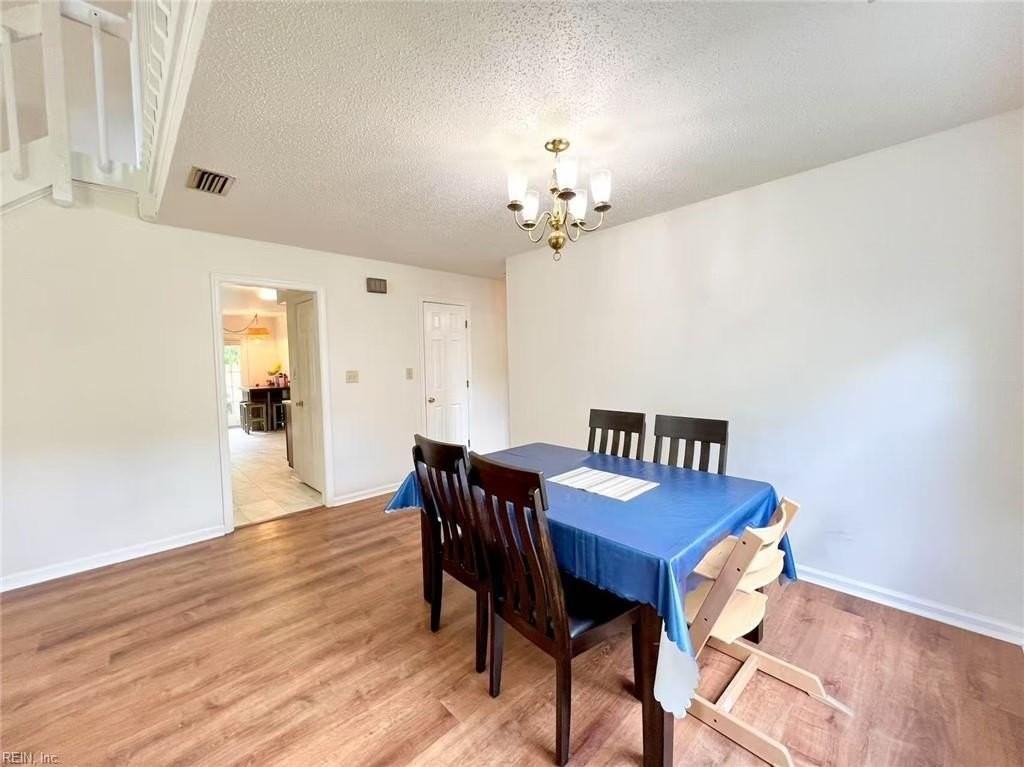 2228 Glenrose Ct - Photo 7 of 33