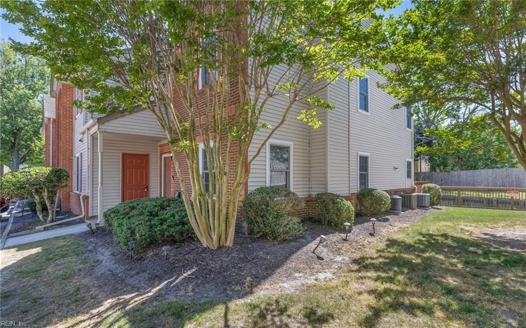 889 Gas Light Ln - Photo 3 of 42