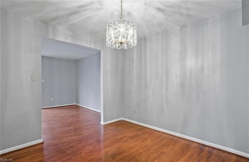 1049 Willow Green Dr - Photo 4 of 25