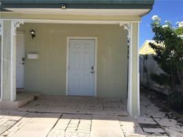 featured image of 340 Ne 56th St