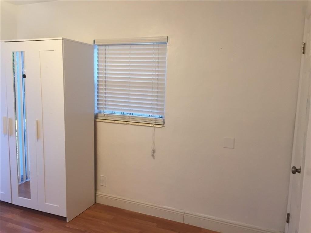 340 Ne 56th St - Photo 7 of 8