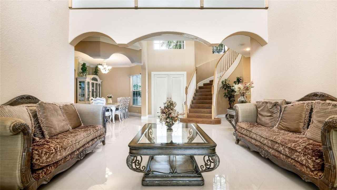 10982 Nw 70th Ct - Photo 4 of 50