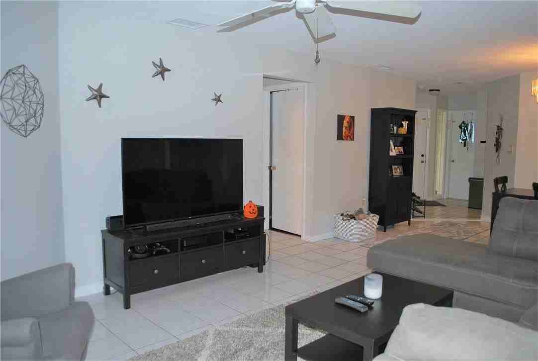 9867 Nw 1st Ct - Photo 6 of 23