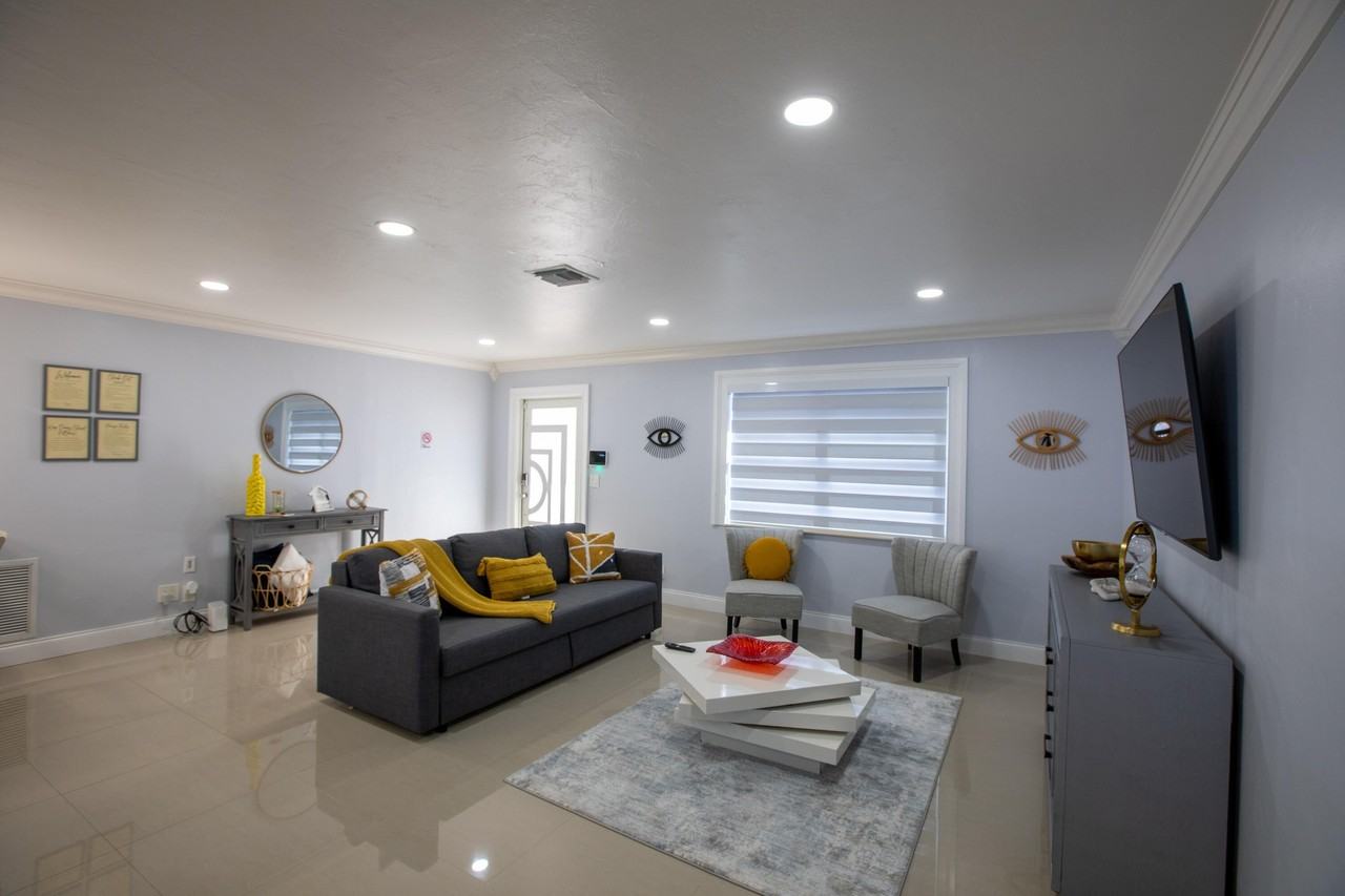 1853 S Florida Mango Rd - Photo 5 of 48