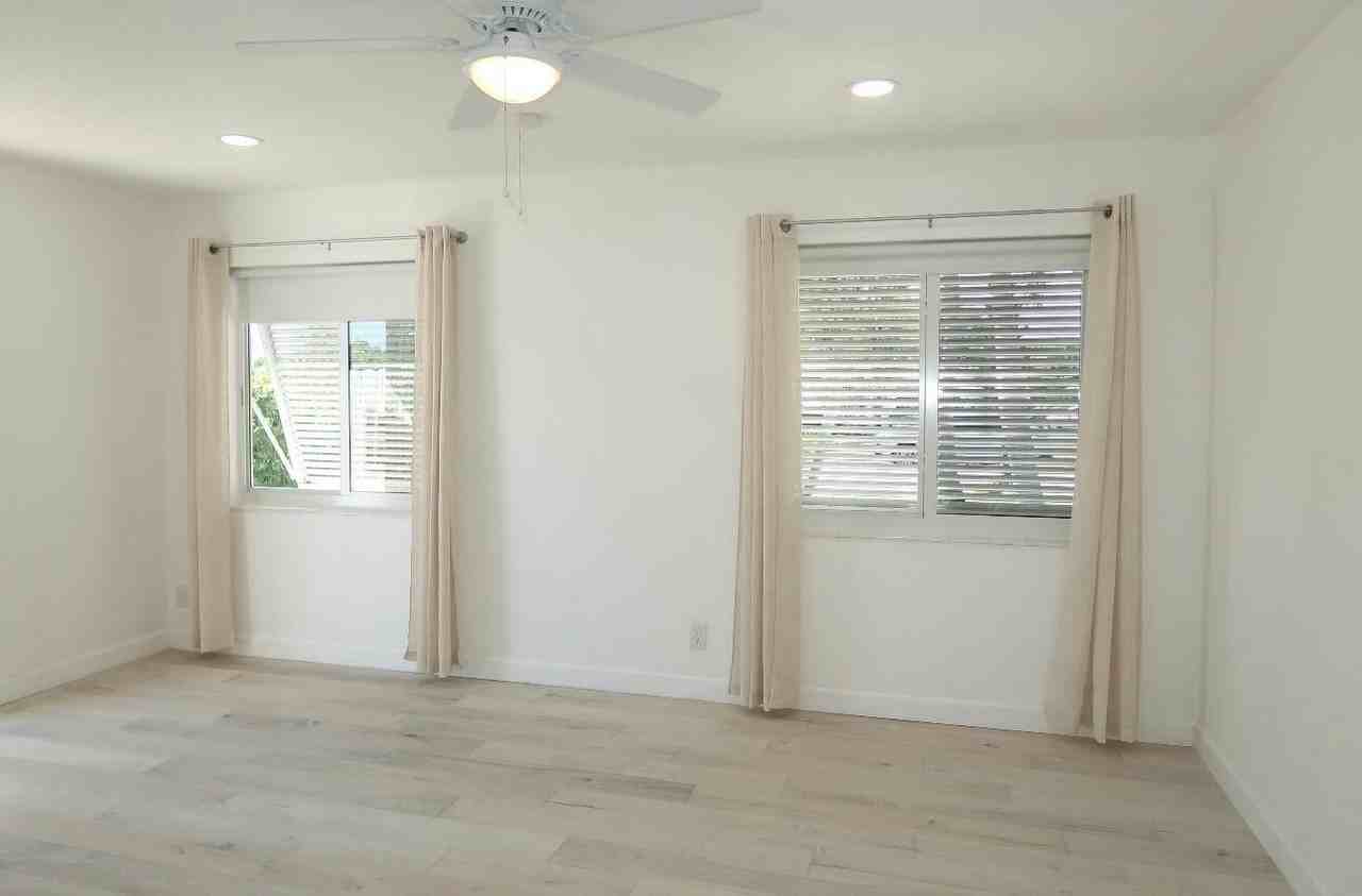 1314 Barrington Dr - Photo 3 of 14