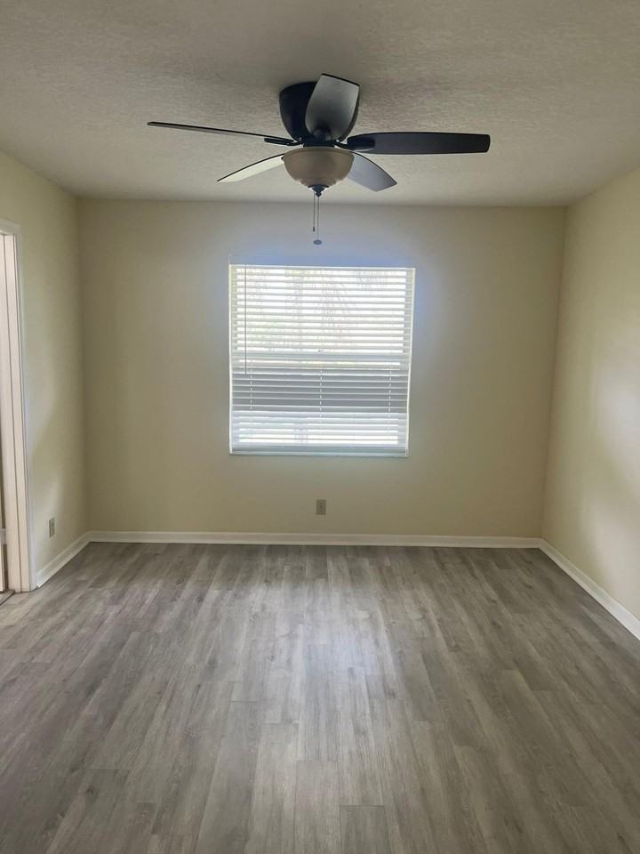 9993 Three Lakes Cir - Photo 7 of 22