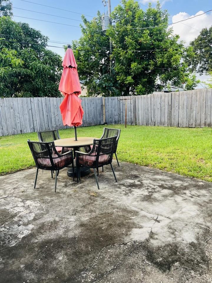 661 Sw 29th Ter #3 - Photo 6 of 15