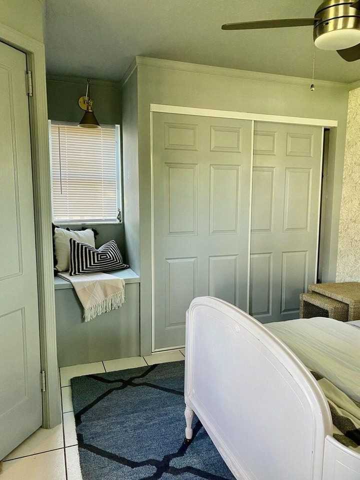 328 Hawthorne Dr - Photo 6 of 8