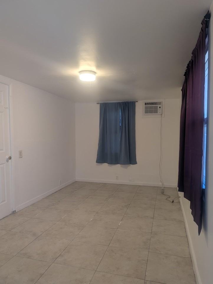 433 Avenue S #1 - Photo 4 of 7