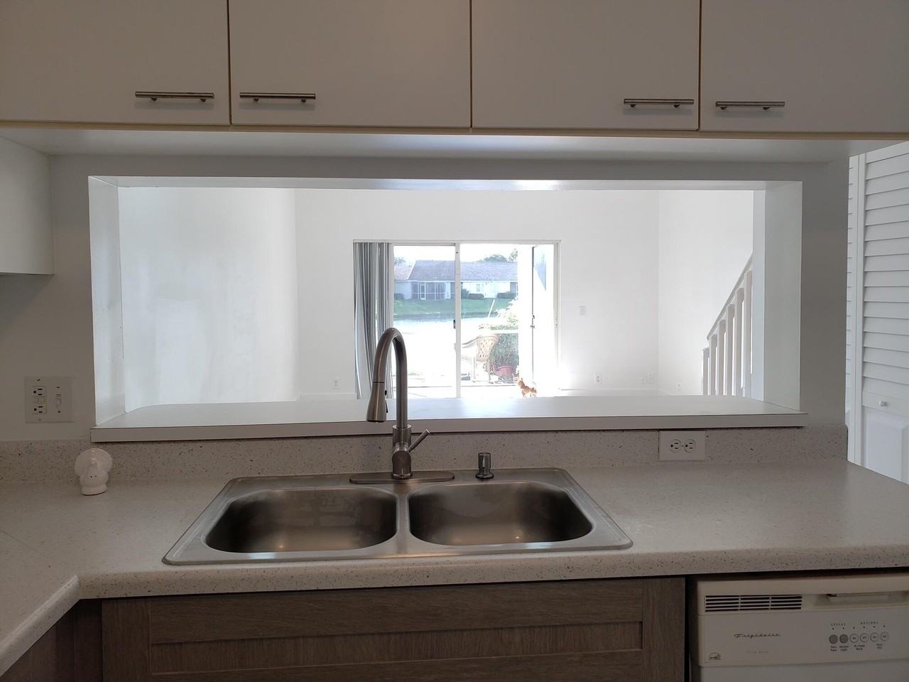 4963 Sw 31st Ter #4963 - Photo 2 of 18