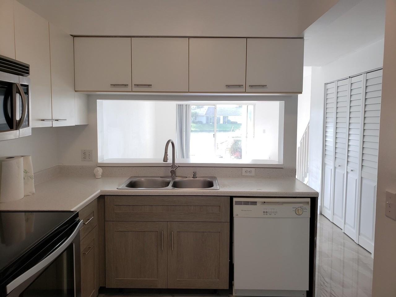 4963 Sw 31st Ter #4963 - Photo 3 of 18