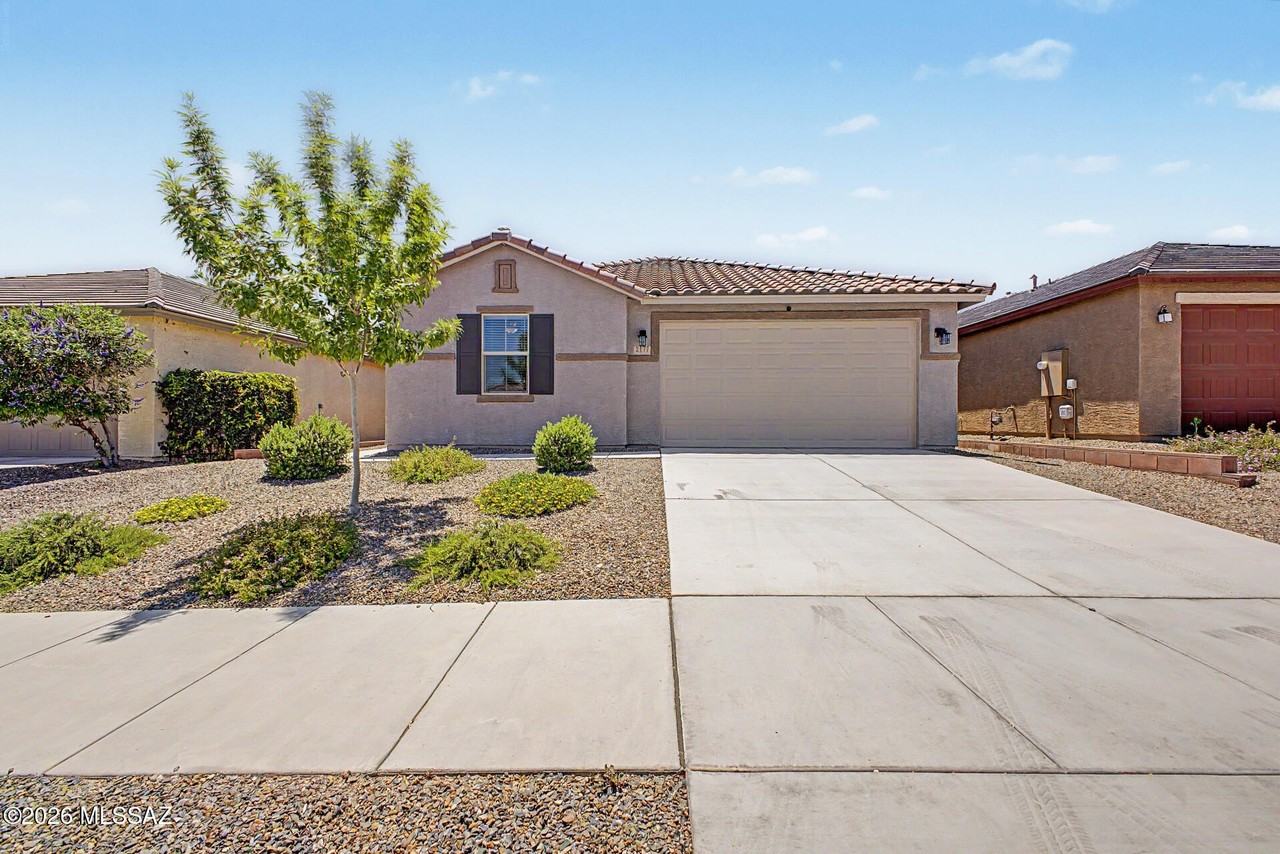 2177 W Desert Topaz Way