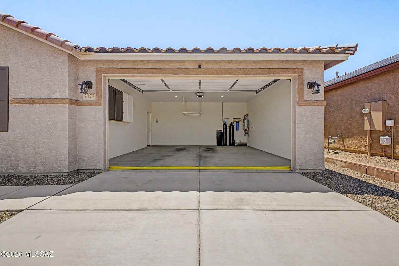 2177 W Desert Topaz Way - Photo 4 of 35