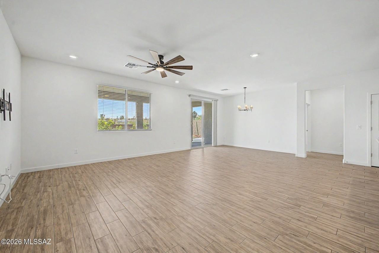 2177 W Desert Topaz Way - Photo 6 of 35
