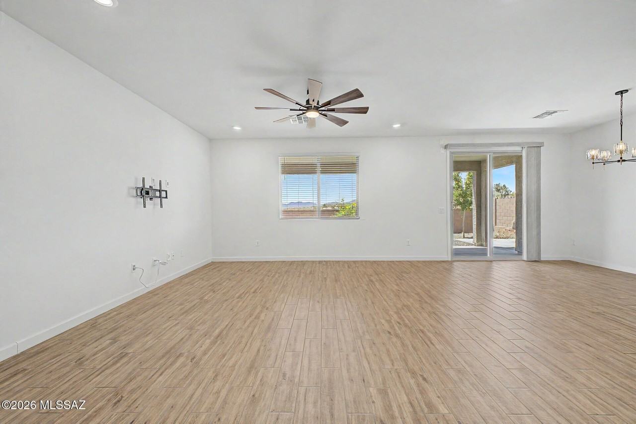 2177 W Desert Topaz Way - Photo 7 of 35